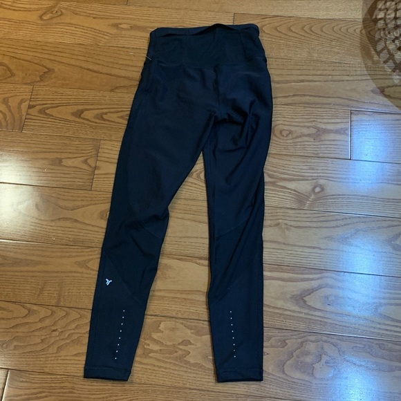 💛2/$20 New Old Navy Active Black Leggings size xs - Picture 7 of 8